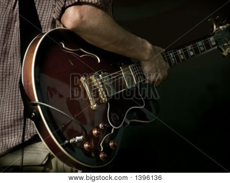 Jazzgitarre einerseits