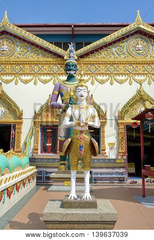 Sculpture At The Thai Temple Wat Chayamangkalaram