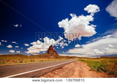 Agathla Peak, Highway 163, Arizona, Usa