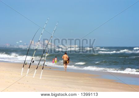 Cañas de pesca en la playa