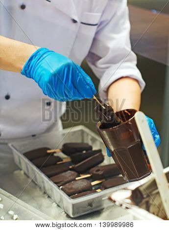 Process of making a chocolate ice cream.