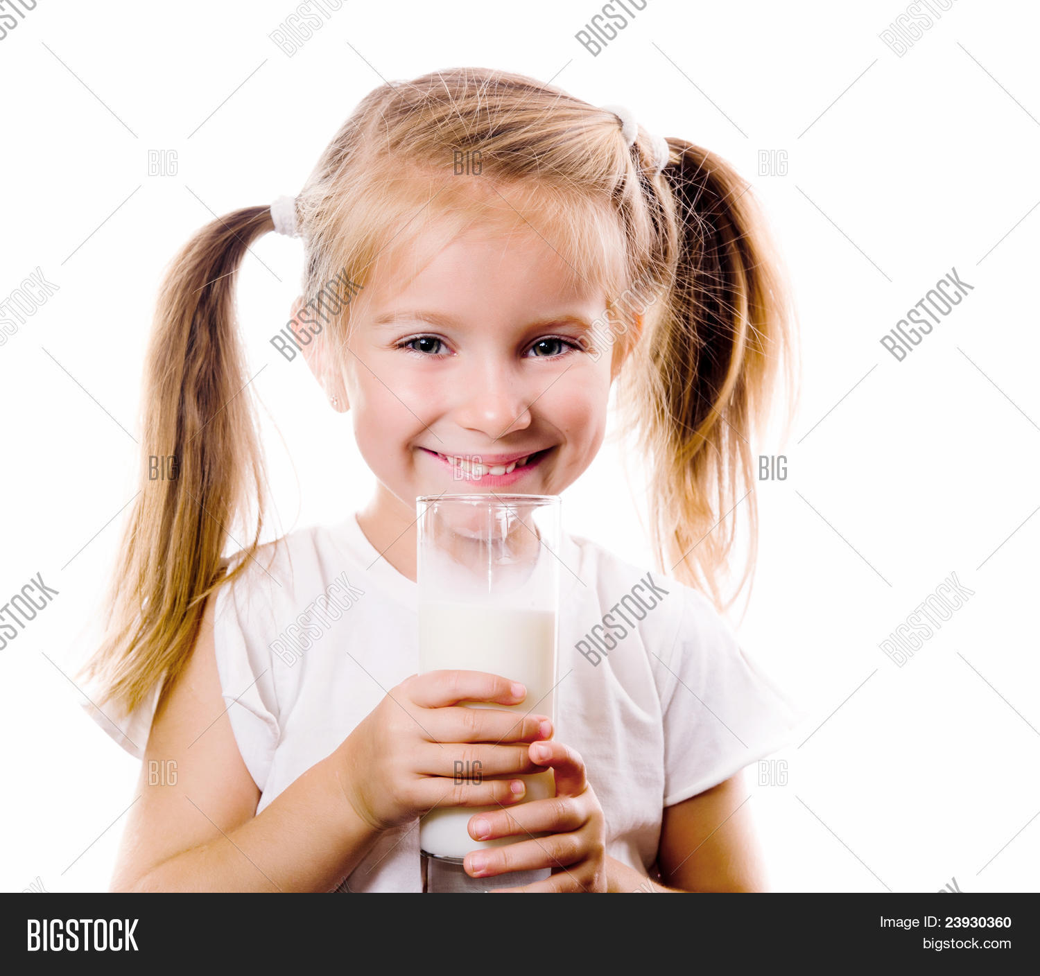 торт молочная девочка с кремом чиз. маленькая девочка с молоком на губах. виды молочной девочки. виды молочной девочки. молочная девочка с кремом чиз.