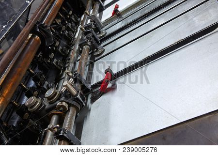 Printer lithography cylinder machine in a printing factory