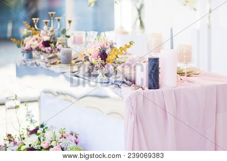 Beautiful European Wedding Table Decoration And Candles With Vintage Style