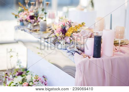 Beautiful European Wedding Table Decoration And Candles With Vintage Style