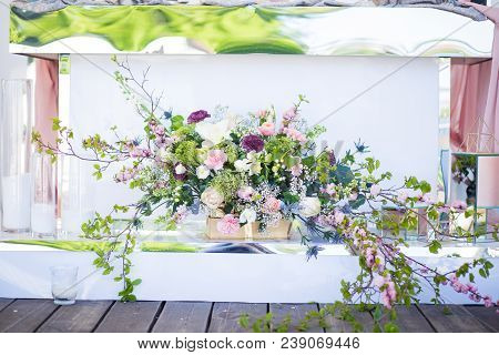 Beautiful European Wedding Table Decoration And Candles With Vintage Style