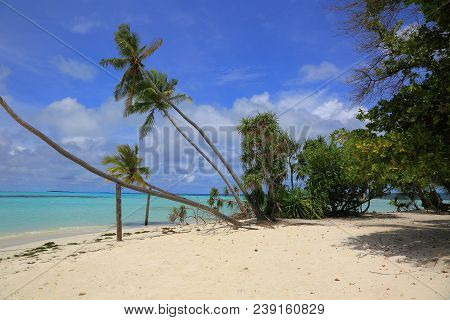 Gorgeous View Of Indian Ocean, Maldives. White Sand Beach, Turquoise Water, Blue Sky And White Cloud