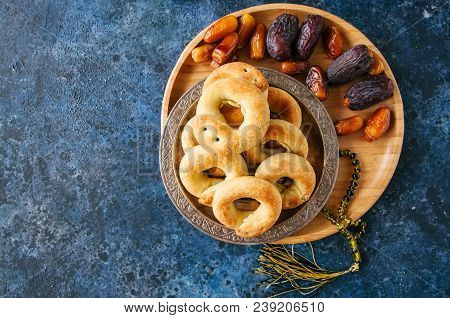 Traditional Arabic Date Ring Cookies - Kaak Bi Ajwa, Popular Cookies For Eid Holidays. Top View.