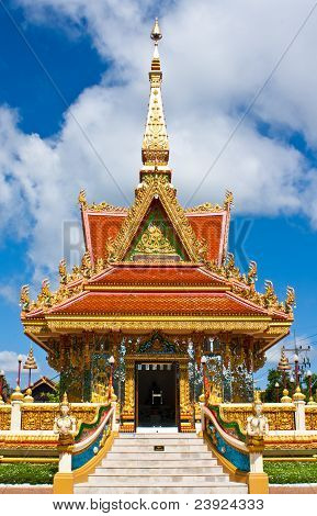 Mondop boliger på tempel i Ubonratchathani, Thailand