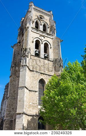 Saint Saturnin Church In Town Pont-saint-esprit, France