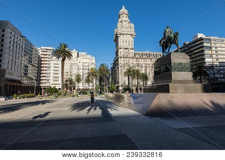 Montevideo, Uruguay - February 03,, 2018: Palacio Salvo In The Center Of The City Of Montevideo, Uru