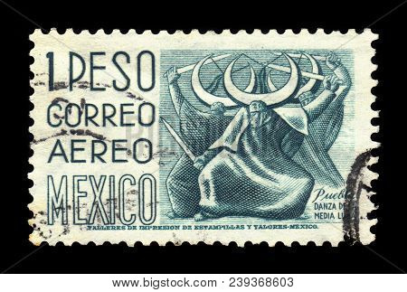 Mexico - Circa 1950: A Stamp Printed In Mexico, Shows Puebla, Dance Of The Half Moon, Circa 1950
