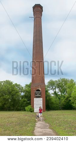 Thurber,texas  April 30,2018  Old Texas Ghost Town With Remains Of The 128 Feet Tall Smokestack That