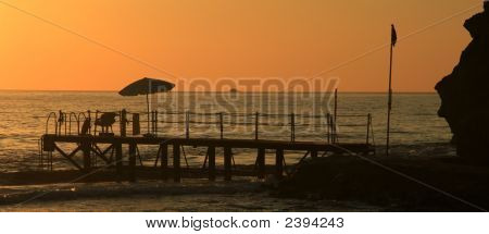 Salida del sol sobre el mar