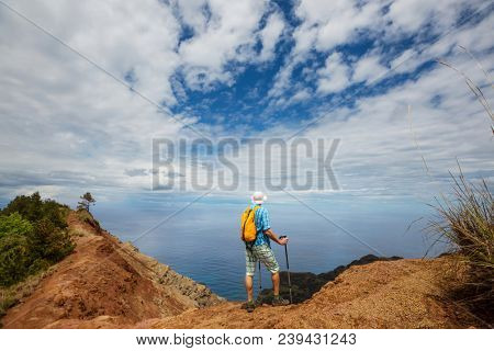 Hike in Na Pali coast in Kauai icland, Hawaii