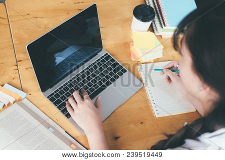 College Using Laptop For Research Homework