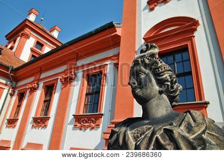 Detailed Statue At Chateau - Prague - Europe