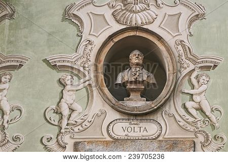 Vintage Sculpture Portrait Of Alessandro Volta, An Italian Physicist, Chemist, And A Pioneer Of Elec