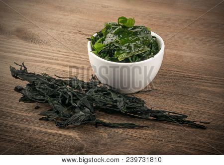 Dry Wakame Seaweed