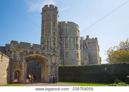Windsor, Uk - May 5, 2018:   View At The Medieval Windsor Castle, Built 1066 By William The Conquero