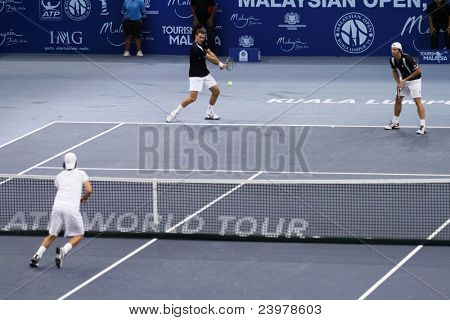 BUKIT JALIL - 01 lokakuu: Frantisek Cermak palauttaa tämän Malesian avoin välierässä doubles partne