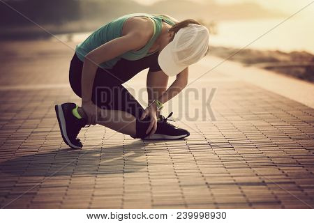 Woman Runner With Sports Running Knee Injury