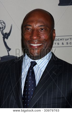 LOS ANGELES - JUN 14: Byron Allen přijíždí recepci ATAS Daytime Emmy Awards kandidáti v SLS