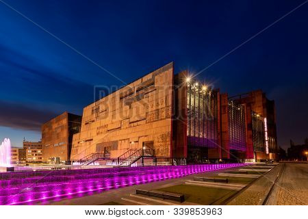Gdansk, Poland - October 2, 2016: Fountain Near Building Of European Solidarity Centre (ecs)