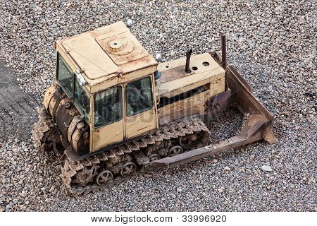 Buldozer na budování staveniště