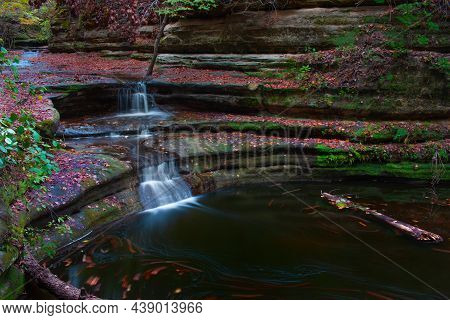 Giant's Bathtub In Early Autumn - Matthiessen State Park