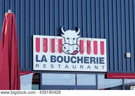 Bordeaux , Aquitaine France - 11 05 2021 : La Boucherie Restaurant Text Sign And Logo Brand Butcher 