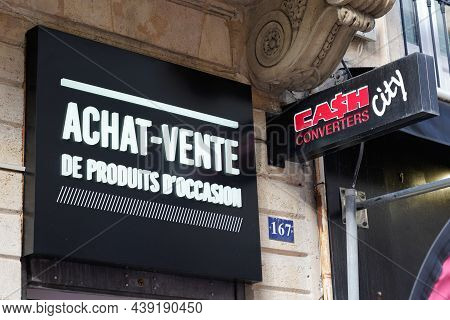 Bordeaux , Aquitaine France - 11 05 2021 : Cash Converters Text Logo And Brand Store Street Sign On 