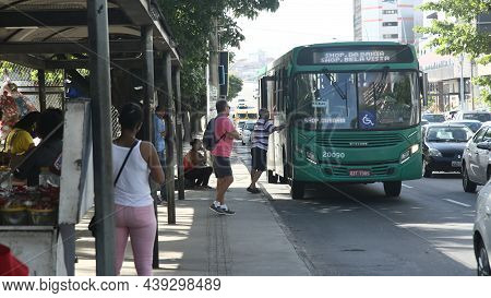 Salvador, Bahia, Brazil - November 10, 2021: Passengers Waiting For Public Transport Buses In The Ci