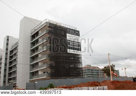 Brasilia Df, Brazil, November 10, 2021: New Construction On Apartment Buildings In The 103 And 106 B