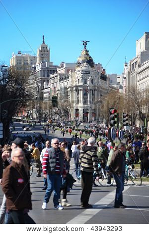 มาดริด - 11 มีนาคม: คนที่ซ้อนกันระหว่างสาธิตบน 11 มีนาคม 201 ถนน Calle de Alcala