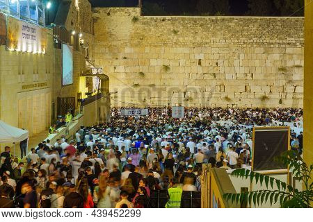 Jerusalem, Israel - August 31, 2021: Crowd Of Jewish Prayers Attend A Mass Selichot, Jewish Penitent