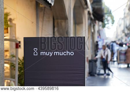 Bordeaux , Aquitaine France - 11 05 2021 : Muy Mucho Store Logo Brand And Text Sign Of Spain Shop De
