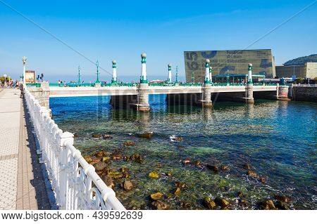 San Sebastian, Spain - September 29, 2017: Puente Del Kursaal Bridge And Kursaal Congress Complex Ce