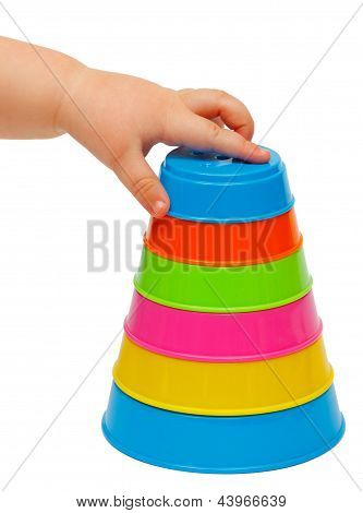 A cups többszínű torony