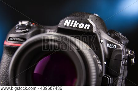 Nikon D850 Camera With Nikkor Zoom