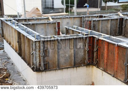 Basic Formwork For House Construction Work. Formwork Is A Frame That Is Installed To Pour Concrete A