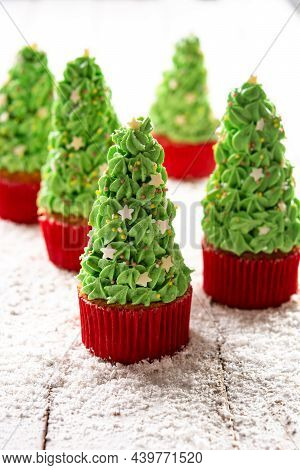 Christmas Tree Cupcakes