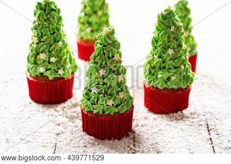 Christmas Tree Cupcakes