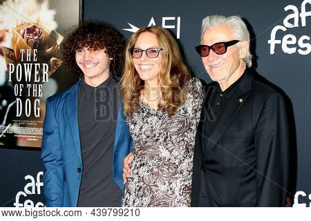 LOS ANGELES - NOV 11:  Roman Keitel, Daphna Kastner, Harvey Keitel at the AFI Fest - The Power of The Dog LA Premiere at TCL Chinese Theater IMAX on November 11, 2021 in Los Angeles, CA