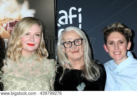 LOS ANGELES - NOV 11:  Kirsten Dunst, Jane Campion, Ari Wegner at the AFI Fest - The Power of The Dog LA Premiere at TCL Chinese Theater IMAX on November 11, 2021 in Los Angeles, CA