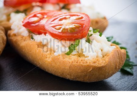 Bread With Cottage