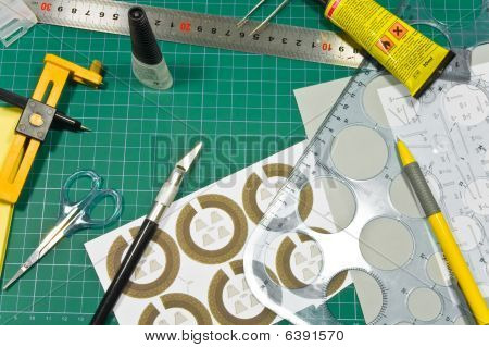 Différentes de découpage et de collage Hobby outils nature morte.