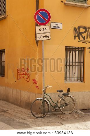 streets of Bologna Italy