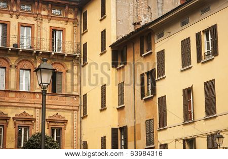 buildings reggio emilia italy