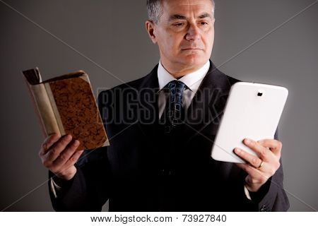 Senior Expert Comparing Read Instruments